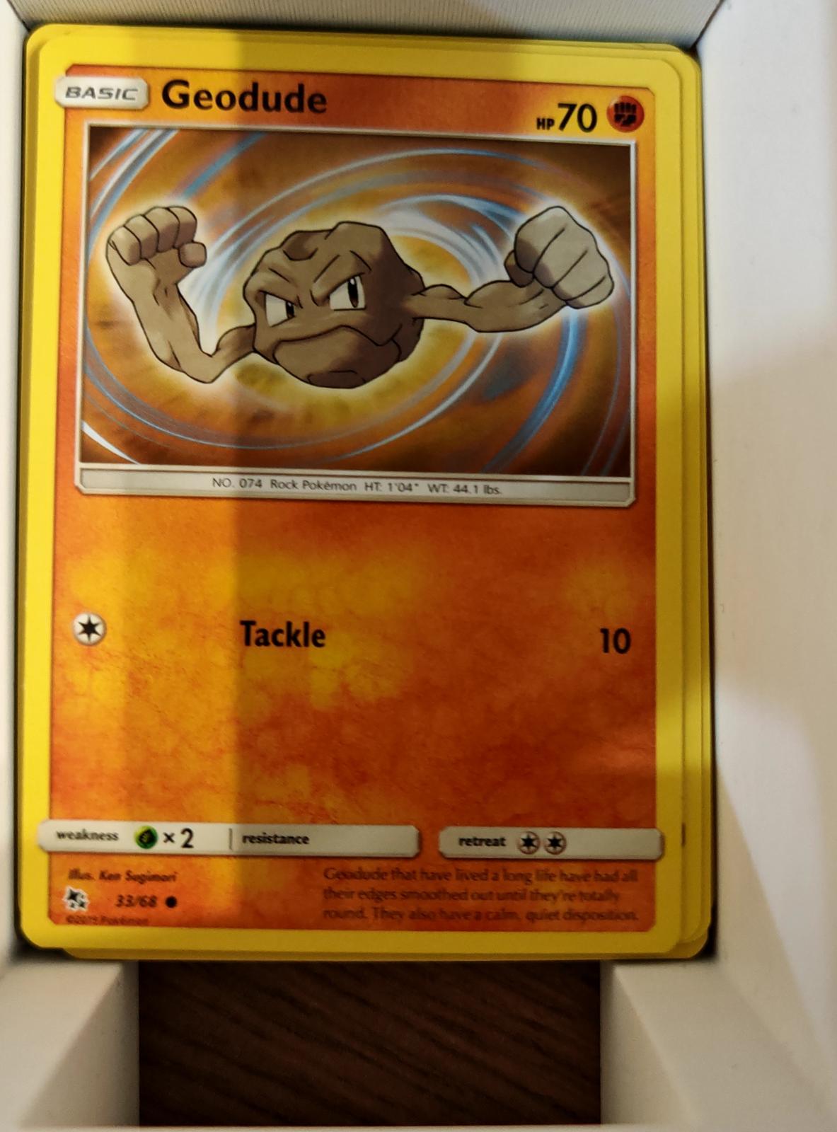 Geodude - 33/68 - - HIDDEN FATES - Pokemon - Common | AA68-26