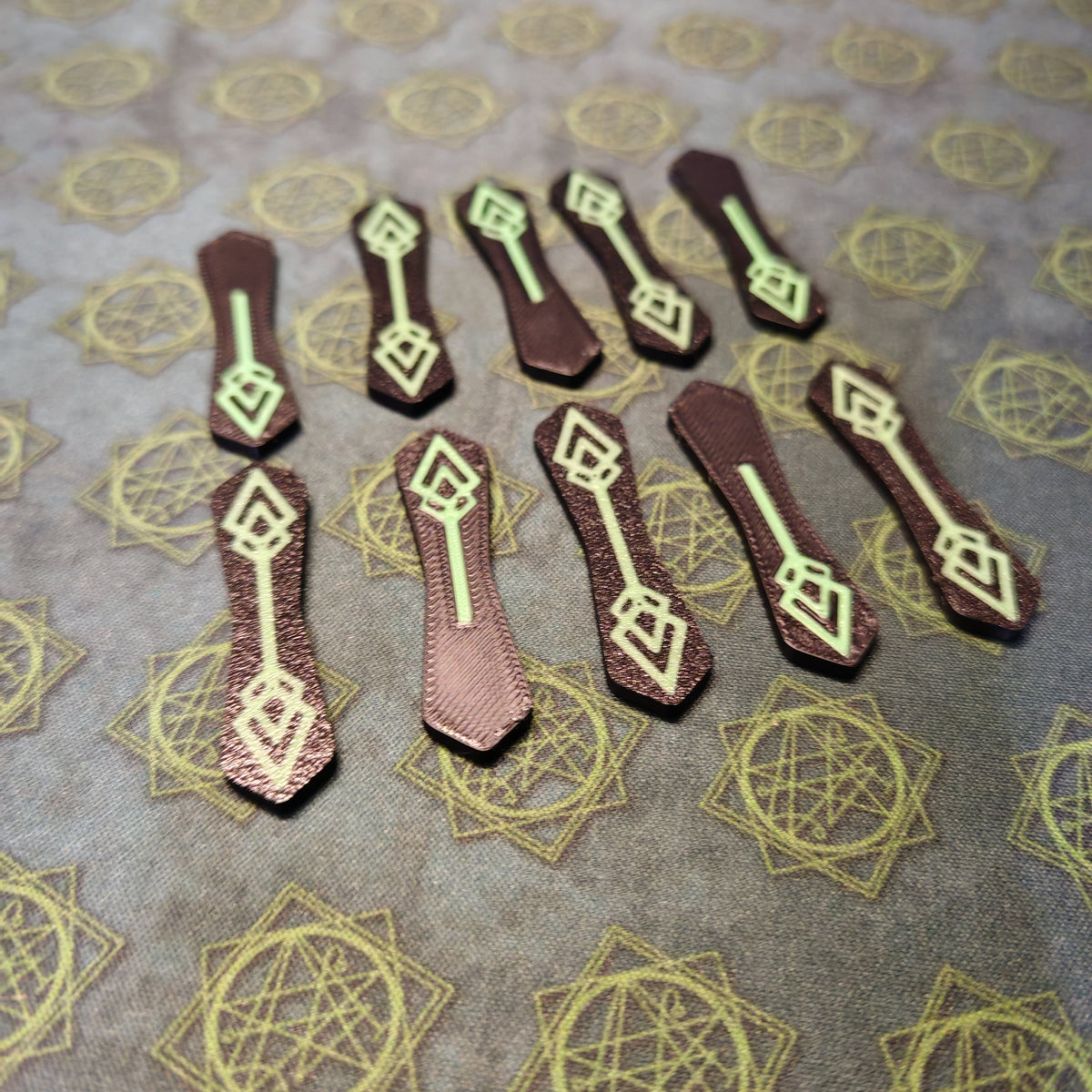 Rulers and Guides - Path Markers / Directional Arrows suitable for Arkham Horror LCG (Copy) Board Game Tabletop Gaming Gifts Accessories, RPG D&D Dice