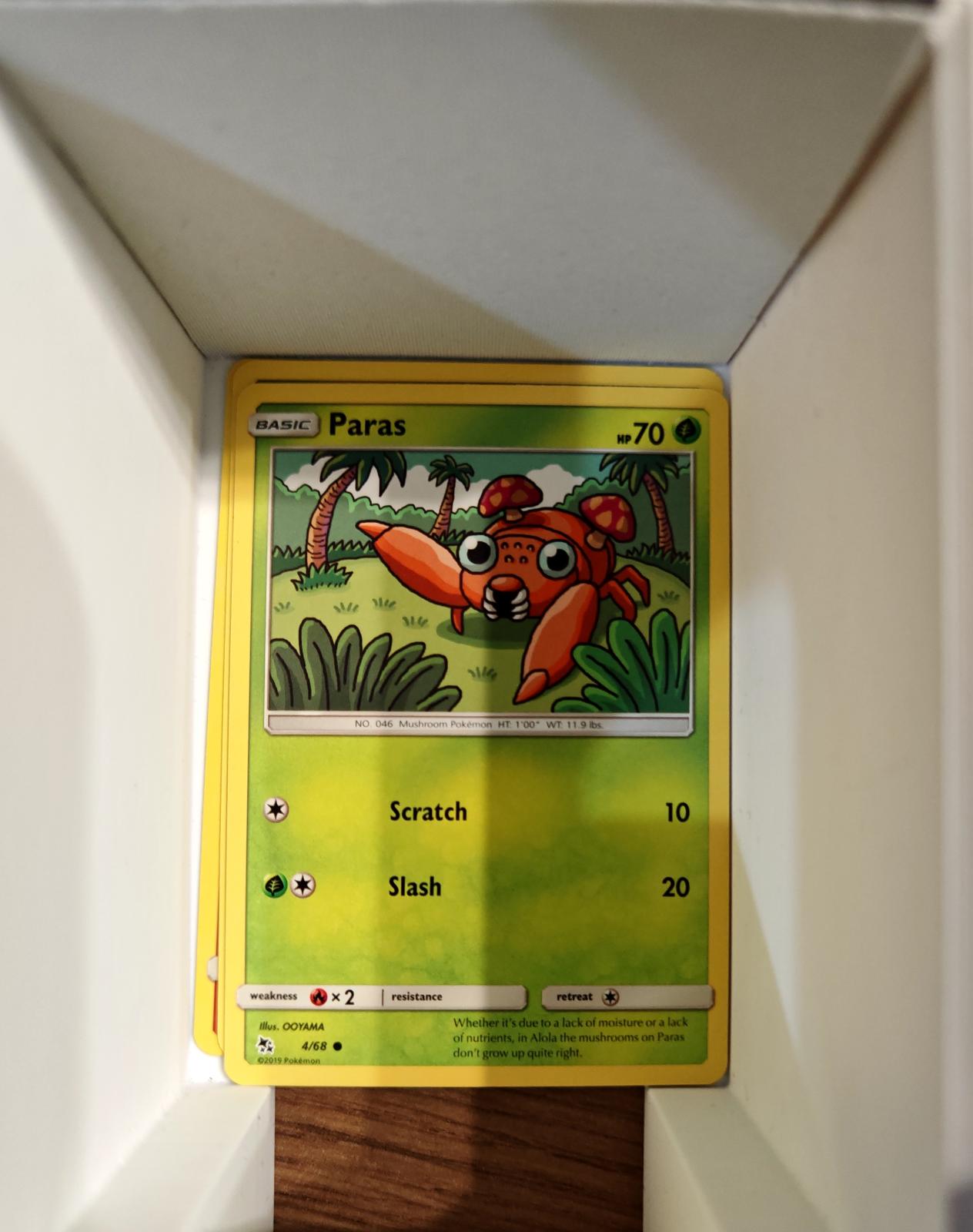 Paras - 4/68 - - HIDDEN FATES - Pokemon - Common | AA68-3