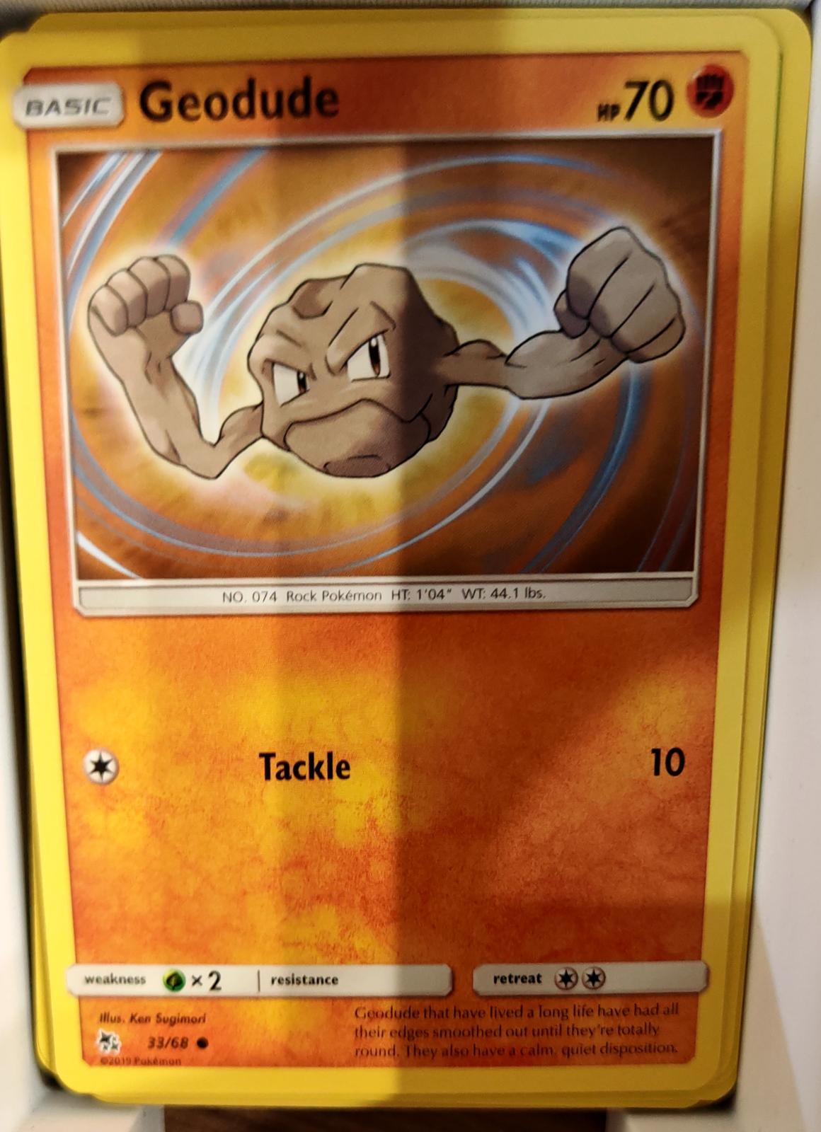 Geodude - 33/68 - - HIDDEN FATES - Pokemon - Common | AA69-44