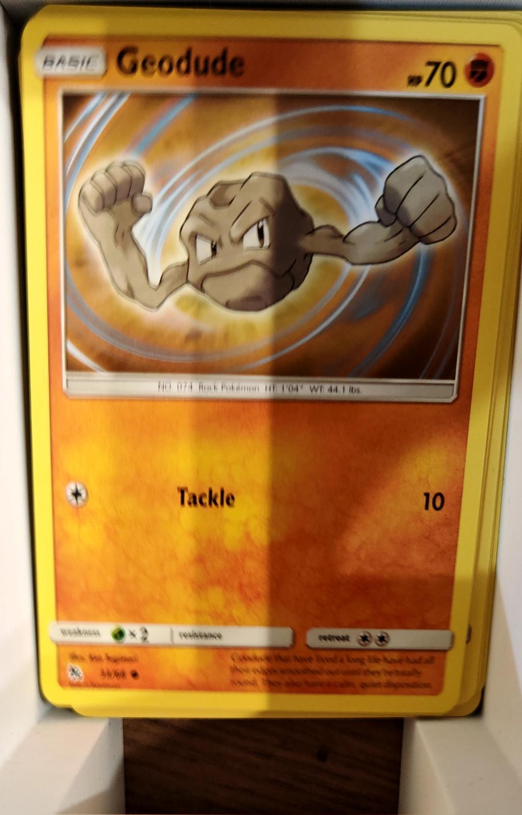 Geodude - 33/68 - - HIDDEN FATES - Pokemon - Common | AA69-40