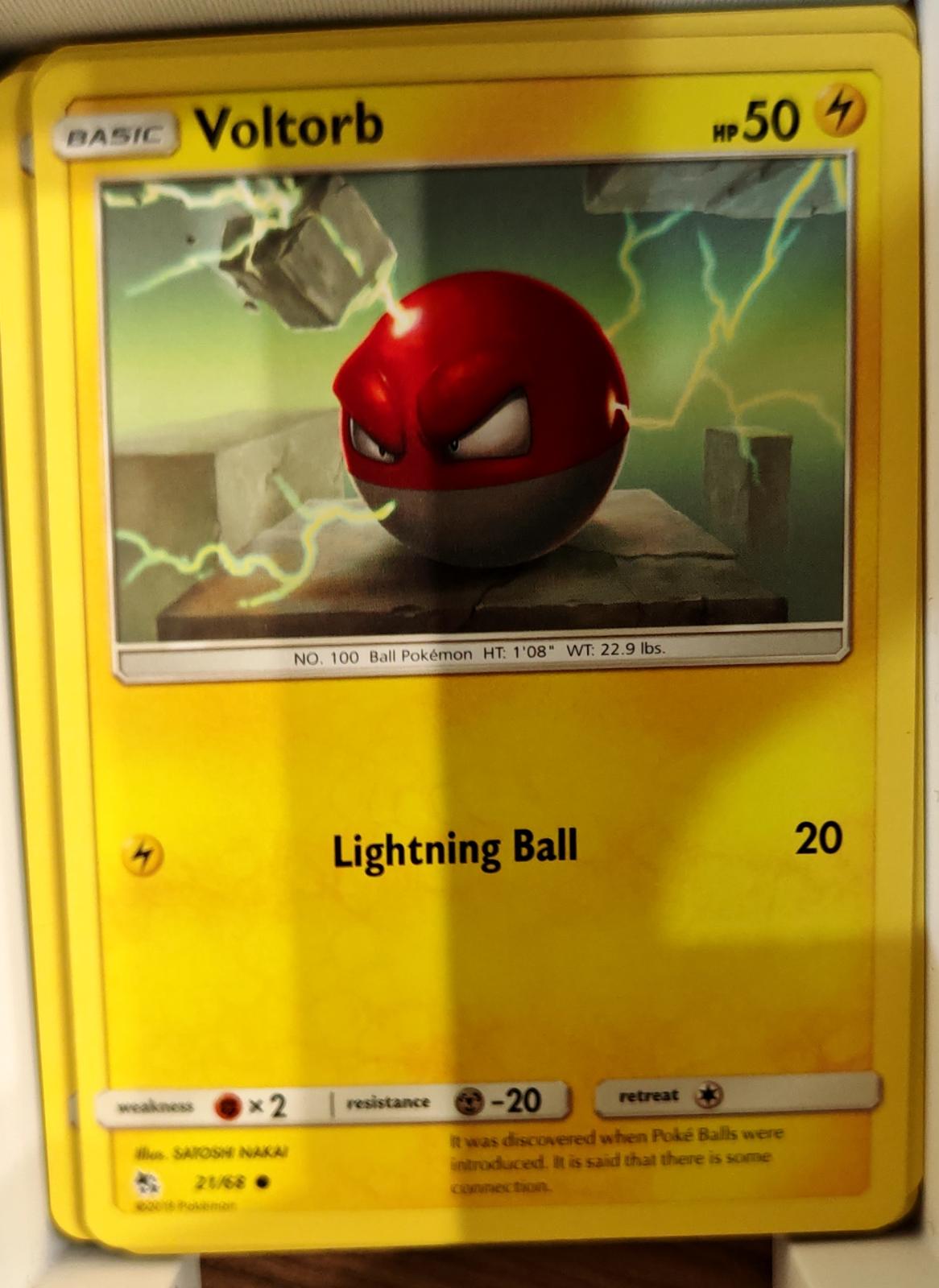 Voltorb - 21/68 - - HIDDEN FATES - Pokemon - Common | AA69-24