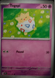 Togepi - 070/191 - - SURGING SPARKS - Pokemon - Common | AA46-42