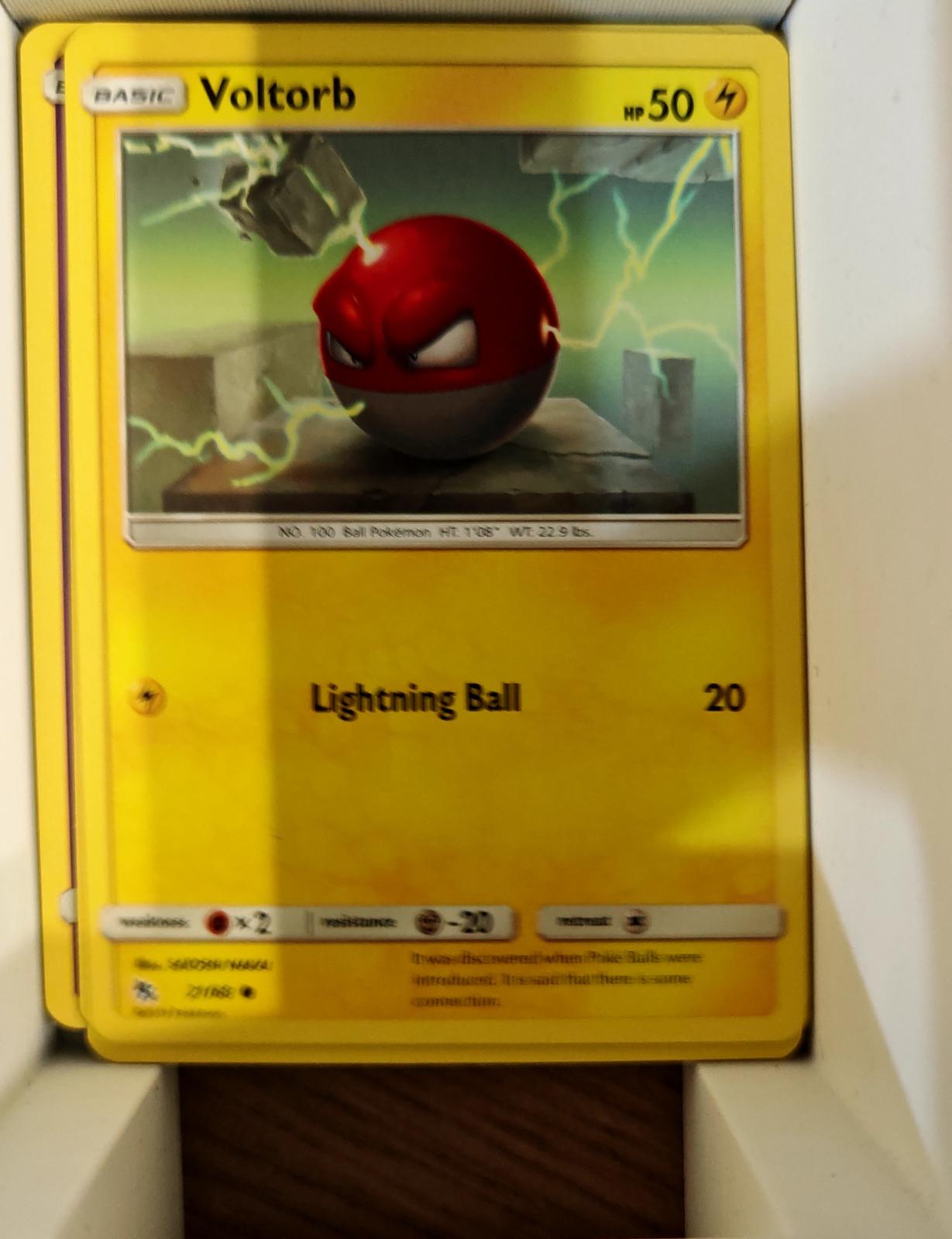 Voltorb - 21/68 - - HIDDEN FATES - Pokemon - Common | AA68-24