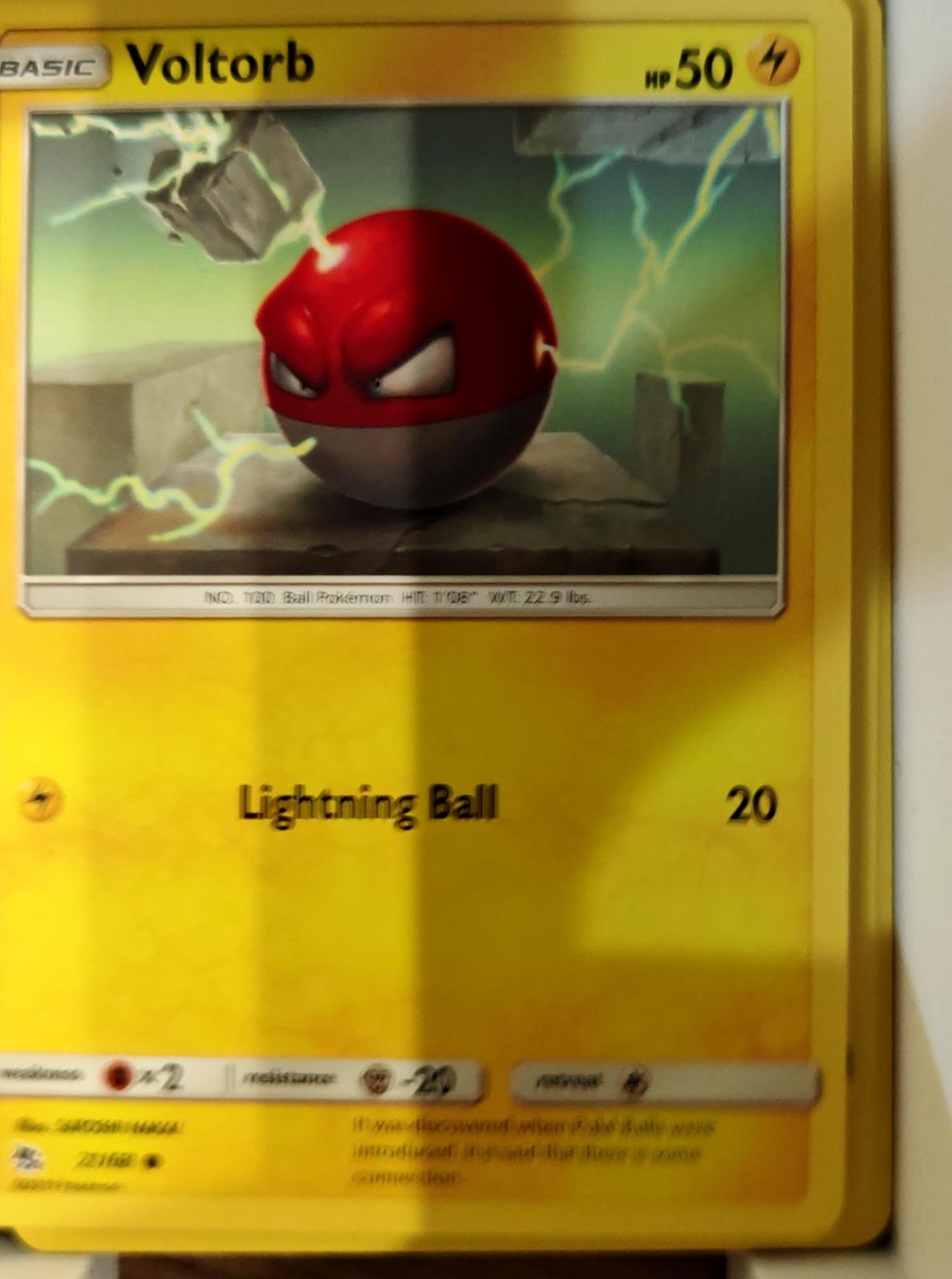 Voltorb - 21/68 - - HIDDEN FATES - Pokemon - Common | AA69-33