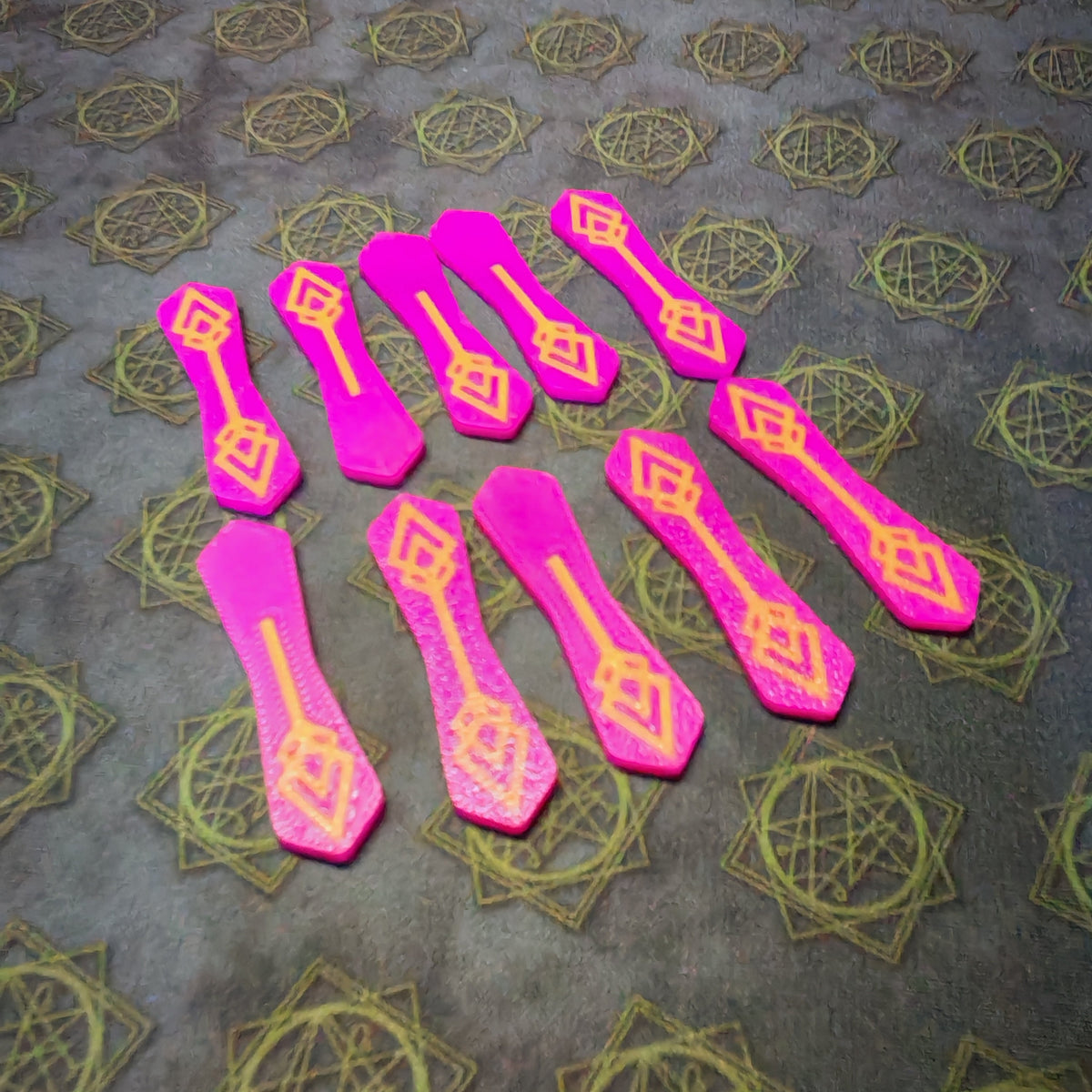 Rulers and Guides - Path Markers / Directional Arrows suitable for Arkham Horror LCG (Copy) Board Game Tabletop Gaming Gifts Accessories, RPG D&D Dice